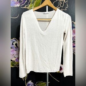 V neck lightweight cream Zara sweater